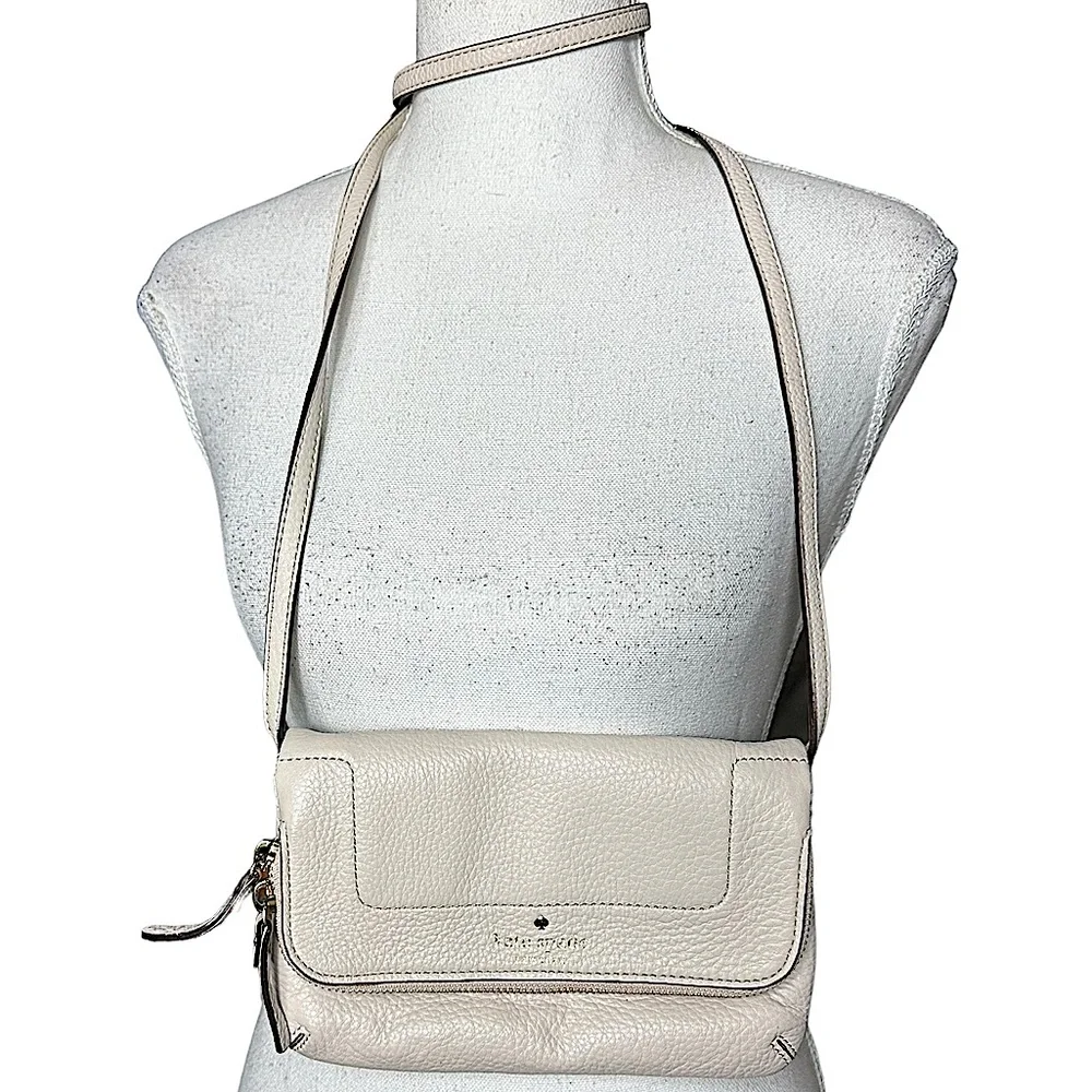 KATE SPADE: Mariana Mansfield Leather Crossbody Purse in an Ivory/Cream